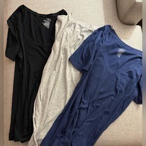 BUNDLE OF 3 SUMMER T’s - 2 VNECKS & 1 ROUND NECK